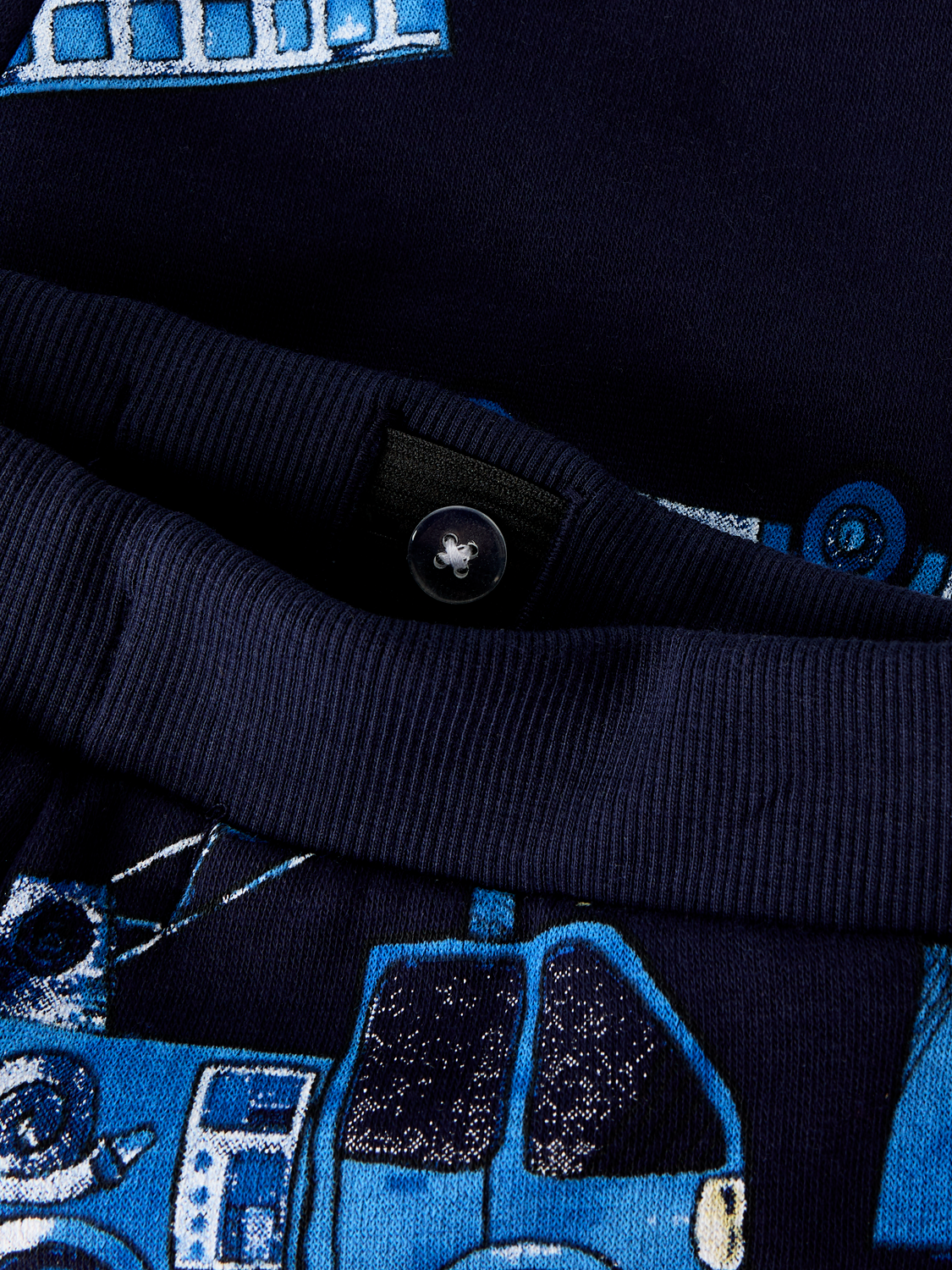 model_shot-front_full